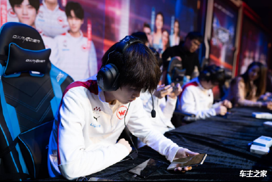 电竞世界杯官方公布LOL项目直邀战队：BLG、TES、GEN、T1等