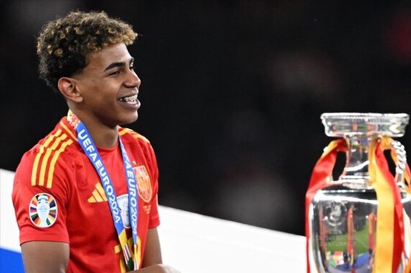 LOL官推：周六将是卫冕冠军T1战队获得S14参赛资格的最后机会