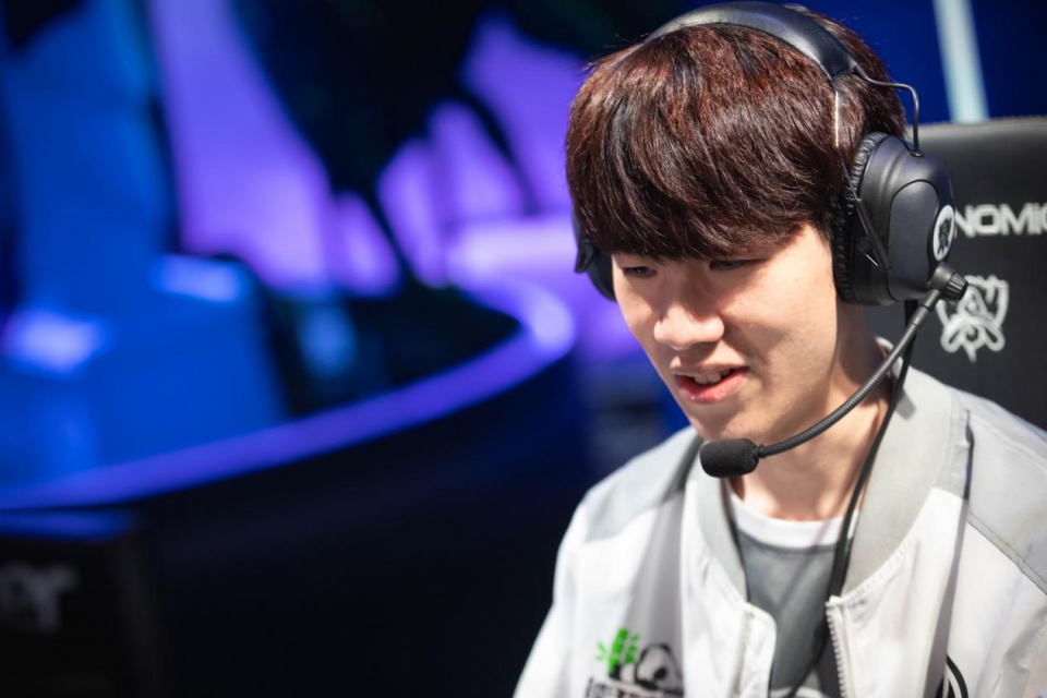 主播遇到宁王开喷，下盘宁王在对面将其打爆，舒服了